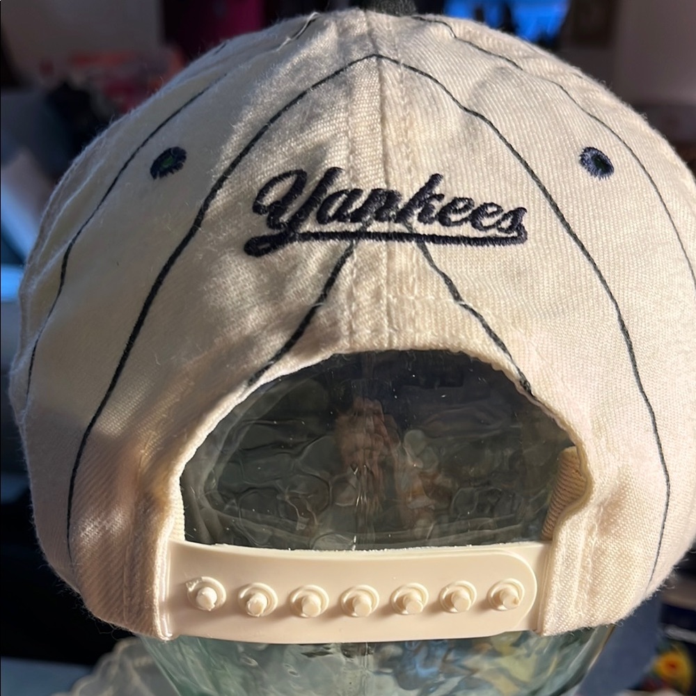 NWOT 🦀Genuine New York Yankees Pinstripe Ball Cap - Picture 2 of 5